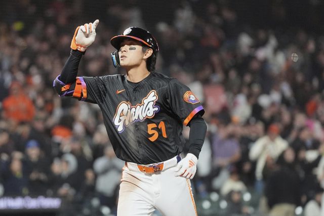 샌프란시스코 이정후는 17일(한국시간) 오라클파크에서 열린 ‘2025 메이저리그(MLB)’ 탬파베이전에서 5번타자 중견수로 선발출전해 4타수 2안타 1도루를 기록했다.｜AP뉴시스