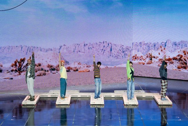 지금껏 들어본 적 없던 아이돌 데뷔곡임은 분명한 듯. 18일 미디어 쇼케이스를 통해 노래 ‘왓 유 원트’ 라이브 무대를 선보인 코르티스. 사진제공|빅히트뮤직