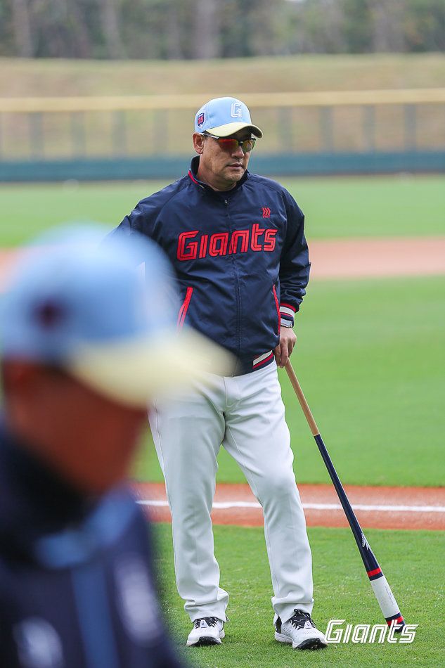 롯데는 19일 김민호 코치를 2군으로 내려보내고, 김민재 코치(사진)를 1군으로 콜업했다. 팀은 8월 부진이 길어지고 있다. 사진제공｜롯데 자이언츠