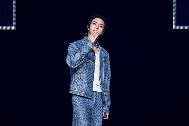 방탄소년단 진이 미국 4개 도시에서 열린 첫 팬콘서트 투어를 성황리에 마무리했다. 전석 매진·관객 기록 경신은 물론, 외신들의 극찬 속에 진정한 아티스트로서의 면모를 입증했다. 사진제공|빅히트 뮤직