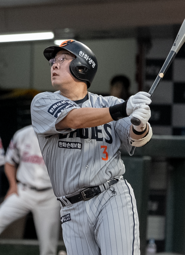 한화 이글스 안치홍이 23일만에 1군 엔트리에서 제외됐다. 김경문 한화 감독은 20일 대전 두산전에 앞서 “안치홍의 몸이 완전치가 않다”고 이유를 설명했다. 사진제공｜한화 이글스
