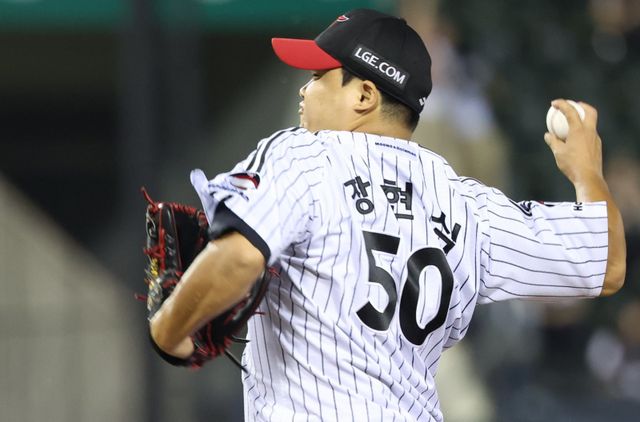 LG는 장현식 부활에 온 힘을 다하고 있다. 그는 후반기 14경기에서 ERA 5.40으로 크게 흔들리고 있다.｜뉴시스