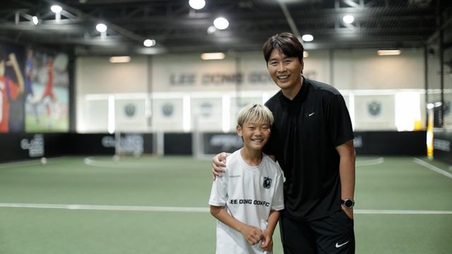 축구 스타 이동국의 아들 이시안 군은 인천 연수구청 유소년 축구단에서 실력을 키워나고 있다. 축구 가족의 생생한 스토리는 23일 오전 11시 방영되는 채널A 다큐멘터리 〈국가대표가 사라졌다〉 최종 3회를 통해 볼 수 있다. 사진=채널A