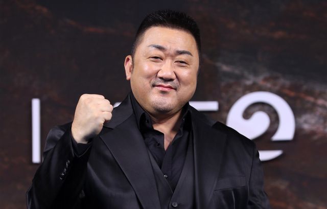 [서울=뉴시스] 김혜진 기자 = 배우 마동석이 20일 오전 서울 중구 앰버서더 서울 풀만 호텔에서 디즈니+ ‘트웰브’ 제작발표회에서 포즈를 취하고 있다. 2025.08.20. jini@newsis.com