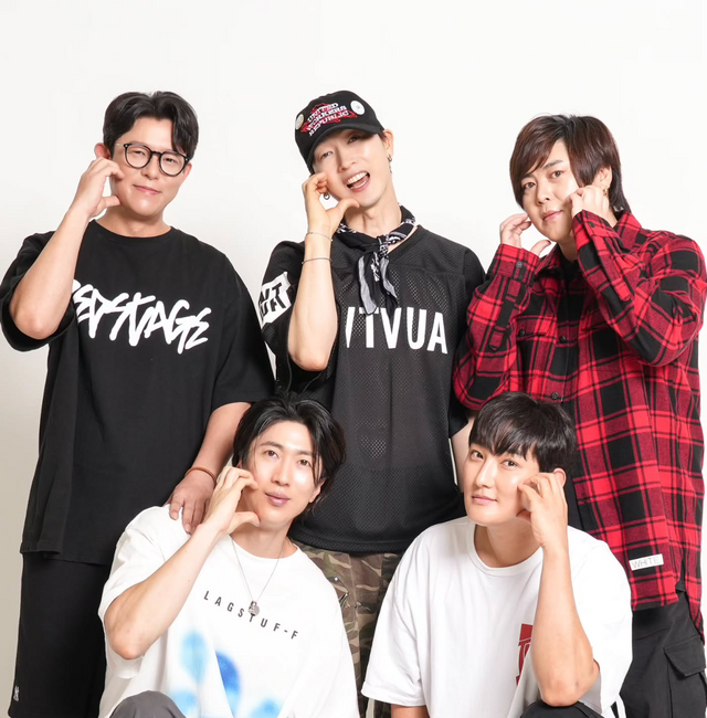 ‘1세대 대표 아이돌 그룹’ 에이치오티가 6년 만에 완전체로 뭉쳐 음악 페스티벌 무대에 오른다. 에이치오티는 최근 글로벌 인기를 끌고 있는 ‘케이팝 데몬 헌터스’ 속 보이그룹 사자보이즈의 모티프가 된 것으로 알려져 화제를 모으기도 했다. 사진출처｜토니안 인스타그램