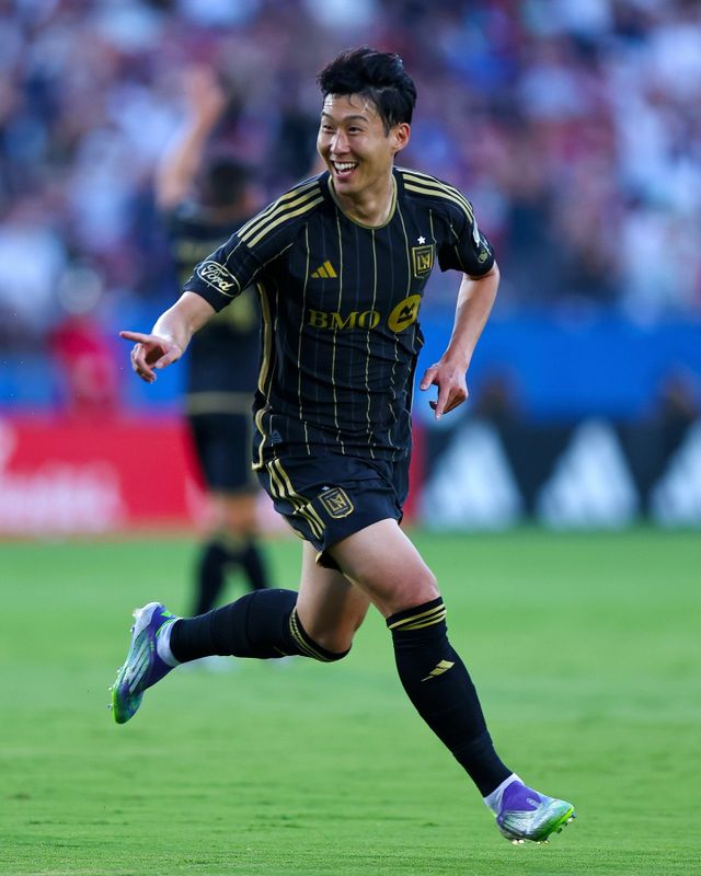 LAFC 손흥민이 24일(한국시간) 도요타 스타디움에서 열린 댈러스와 원정경기 전반 6분 프리킥 선제골을 넣었다. 그의 MLS 무대 데뷔골이다. 사진출처｜LAFC 페이스북