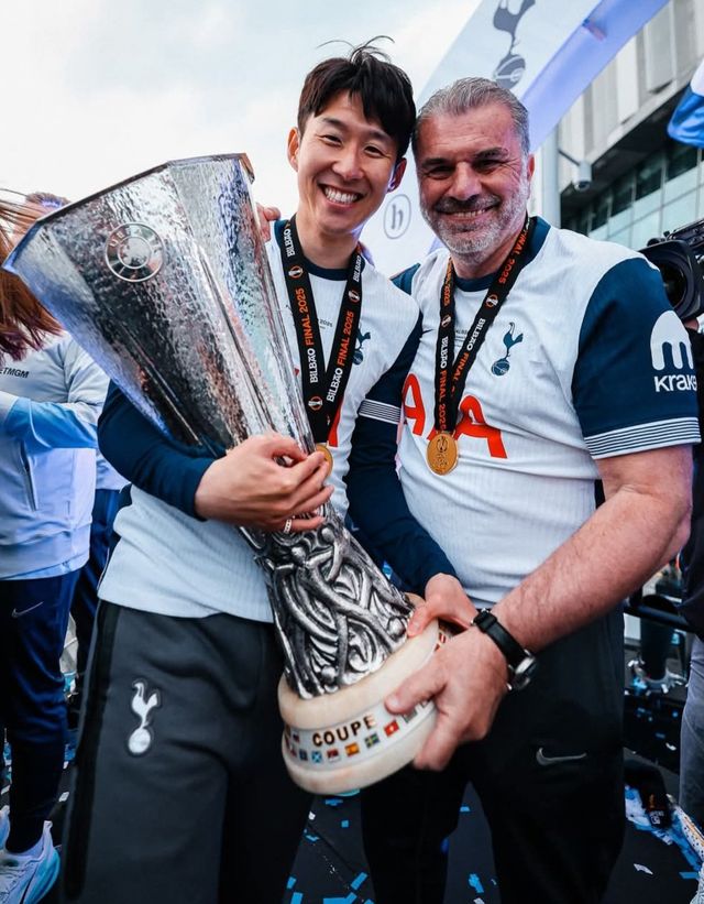 유로파리그를 우승하고도 토트넘 지휘봉을 내려놓았던 엔제 포스테코글루 전 토트넘 감독이 노팅엄 포레스트의 차기 사령탑 후보로 등장했다. 사진출처｜토트넘 홋스퍼 페이스북