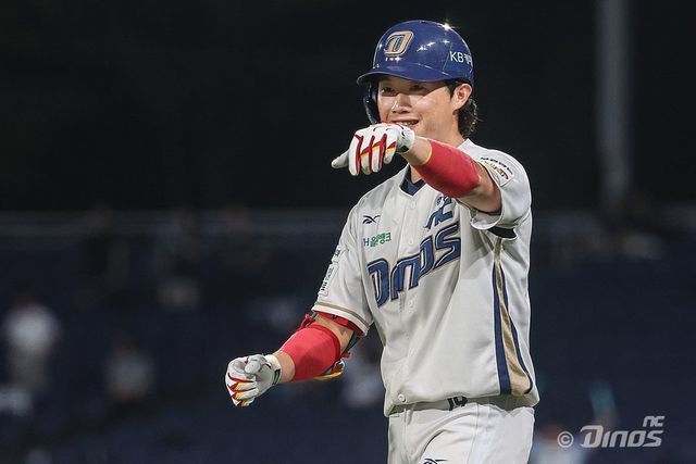 NC 최정원은 누구보다 그라운드에서 간절하다. 이를 원동력으로 데뷔 첫 30도루도 달성했다. 현재는 주전이 목표가 아니다. 순위 싸움을 펼치는 팀에 어떻게든 보탬이 되려는 마음뿐이다. 사진제공｜NC 다이노스