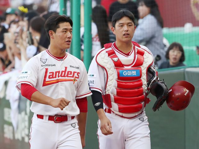 SSG의 미래를 이끌어갈 포수 이율예(왼쪽)와 조형우. 사진제공｜SSG 랜더스