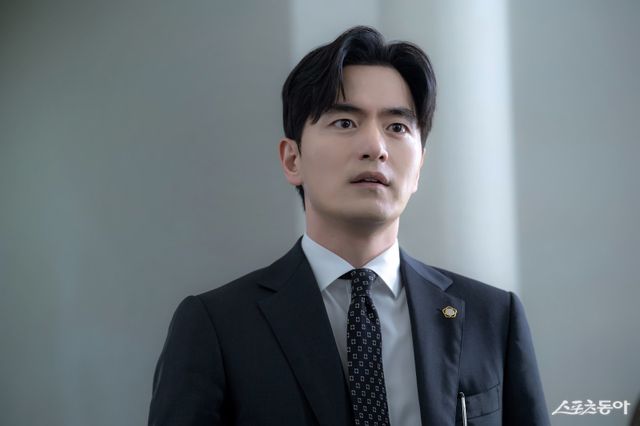 ‘에스콰이어’에서 주연을 맡고 있는 이진욱, 사진출처 | JTBC