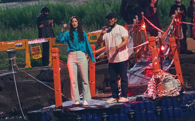 영화 ‘‘악마가 이사왔다’’가 임윤아와 안보현을 비롯한 배우들의 열정과 현장 케미가 담긴 비하인드 스틸을 공개하며 관객들의 기대감을 높였다.&nbsp;사진제공 | CJ ENM