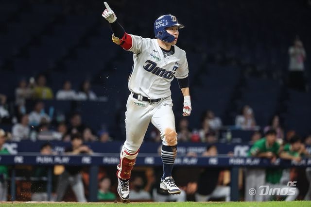 NC 최원준은 트레이드 이적 이후 비어 있던 2번타순에 안착하며 테이블세터로서 제 몫을 하고 있다. 사진제공｜NC 다이노스