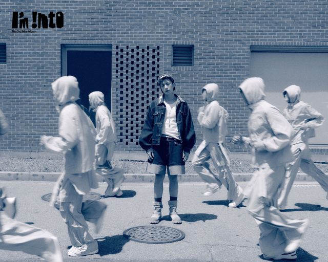 장우영이 미니 3집 ‘I’m into‘ 마지막 티저 이미지를 공개하며 감각적이면서도 쓸쓸한 무드로 초가을 컴백을 예고했다&nbsp;사진제공 | JYP 엔터테인먼트