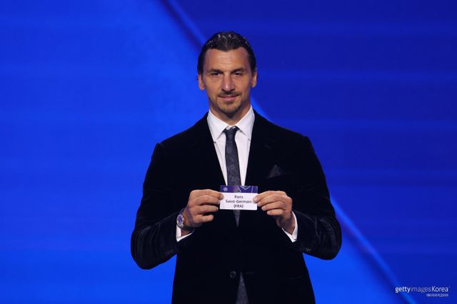 파리 생제르맹을 발표하는 즐라탄 이브라히모비치. 사진=게티이미지코리아