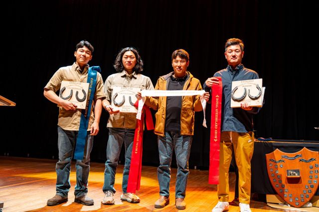 호주 국제장제사대회에서 역대 최고 성과를 달성한 한국 대표단의 이준혁, 김주혁, 주승태, 이훈학(왼쪽부터) 장제사. 사진제공 | 한국마사회