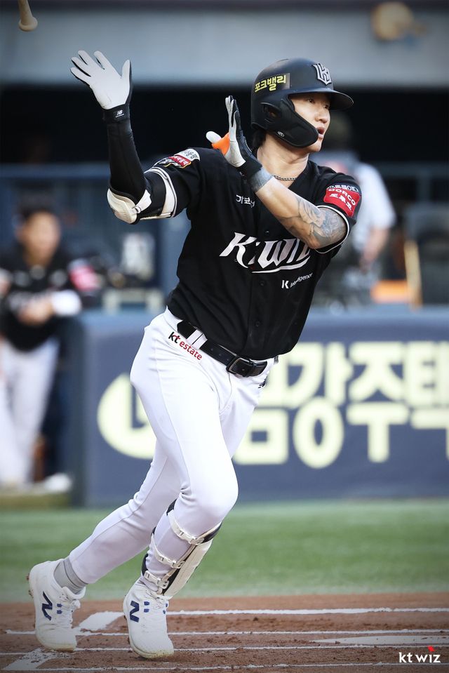 KT 김민혁이 28일 사직 롯데전을 앞두고 1군 엔트리에서 말소됐다. 오른 손목에 통증이 발생했다. 사진제공｜KT 위즈