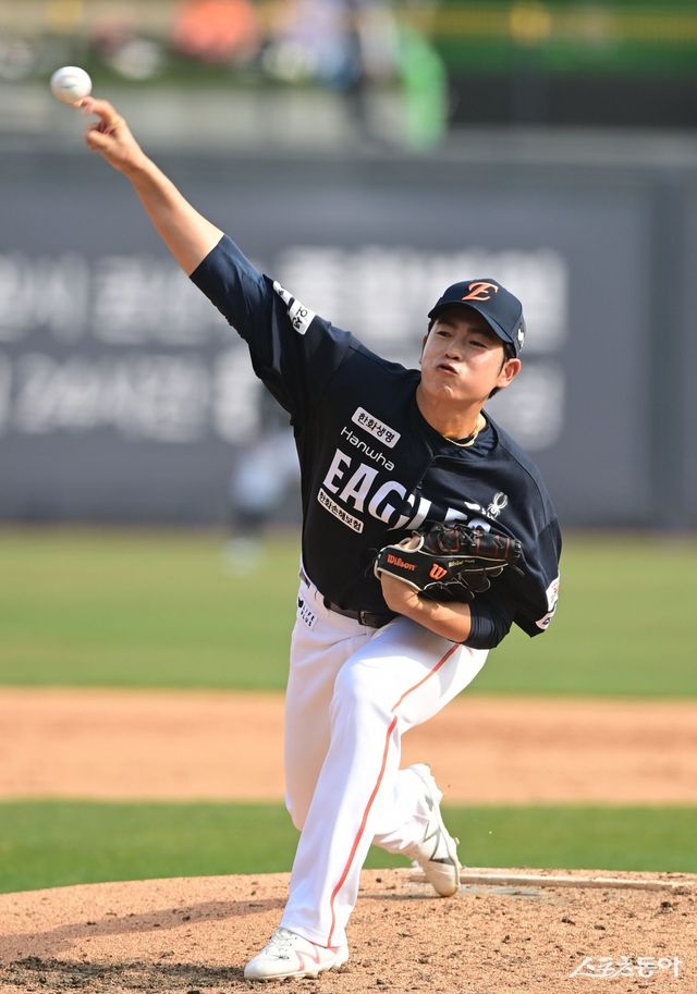 한화 이태양은 올해 퓨처스리그 19경기에서 7승무패 평균자책점 1.07의 성적을 올렸다. 지난 6월 1군 엔트리에서 말소된 이후 꾸준하게 좋은 모습을 보이고 있다. 선발과 불펜 경험이 모두 풍부한 만큼 한화 마운드에 큰 힘을 보탤 것으로 예상된다. 스포츠동아DB