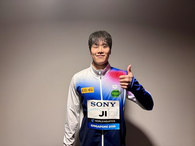 수영국가대표팀 지유찬은 2023년 2022항저우아시안게임을 기점으로 한국수영을 대표하는 단거리 영자로 거듭났다. 그는 2일 싱가포르 세계수영선수권대회아레나에서 열린 2025세계수영선수권대회 23일째 남자 자유형 50m 준결선 스윔오프에서 아시아기록을 수립하며 한국수영 첫 세계수영선수권대회 자유형 50m 결선행 티켓을 따냈다. 사진제공│올댓스포츠