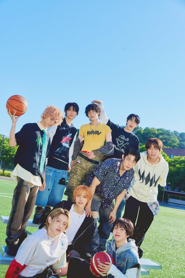 케이(K) 오디션이 탄생시킨 또 하나의 ‘걸작.’ SBS ‘유니버스 리그’를 통해 연 초 결성된 그룹 아홉(AHOF)이 톱 아티스트들의 컴백 러시 속 TV 음악 방송 3관왕에 오르는 등 ‘올해의 신예’를 향해 질주하고 있다. 사진제공|F&F엔터테인먼트