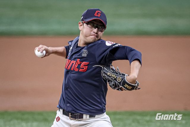 롯데 에이스 박세웅이 3일 고척스카이돔에서 열린 키움전에 선발등판해 역투하고 있다. 롯데는 박세웅의 활약에 힘입어 4연속 위닝시리즈를 작성하며 3위를 굳건히 했다. 사진제공｜롯데 자이언츠