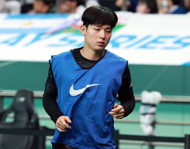 토트넘 양민혁이 3일 서울월드컵경기장에서 열린 뉴캐슬과 ‘2025 쿠팡플레이 시리즈’ 2경기 후반 41분 제임스 매디슨 대신 투입돼 그라운드를 밟았다. 짧은 시간동안 상대 수비 배후공간을 허무는 움직임과 스피드로 눈길을 모았다. 상암│뉴시스