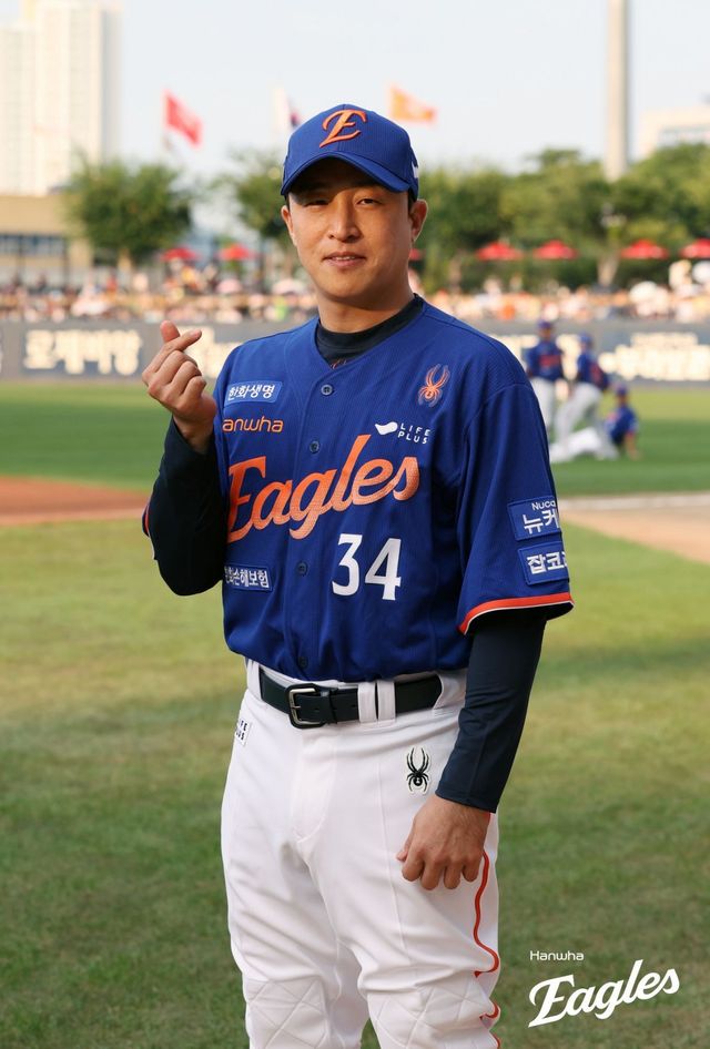 NC는 31일 한화와 트레이드를 통해 주축타자 손아섭을 내보냈다. 2026 신인드래프트 3라운드 지명권과 현금 3억 원을 받으며 미래를 내다봤다. 사진제공｜한화 이글스