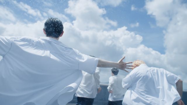 미니 3집으로 컴백하는 킥플립이 수록곡 ‘반창고(Band-Aid)’ 티저 영상에서 청춘 감성을 담아낸 퍼포먼스로 기대감을 높였다.&nbsp;사진제공 | JYP 엔터테인먼트