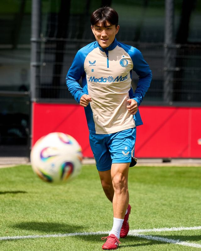 페예노르트 황인범이 종아리 근육 부상으로 미국 원정으로 진행될 9월 A매치 2경기를 뛰지 못하게 됐다. 로빈 판페르시 페예노르트 감독은 당분간 휴식이 불가피하다고 봤다. 사진출처｜페예노르트 페이스북