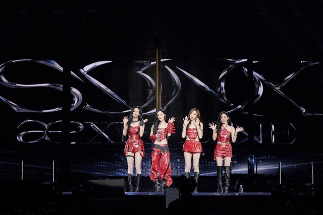 명실상부 ‘시대의 아이콘’이라 불릴 만하다. 걸그룹 에스파가 3번째 콘서트 ‘록 코어’를 내세운 신곡 ‘리치 맨’을 선보이며 다시 한번 가요계 장악을 예고했다. 사진제공｜SM엔터테인먼트