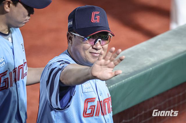 김태형 감독이 이끄는 롯데가 올 시즌 예사롭지 않은 흥행을 이어가고 있다. 지금의 흐름이라면 구단 역대 한 시즌 최다 관중 기록도 새로 쓸 태세다. 사진제공｜롯데 자이언츠