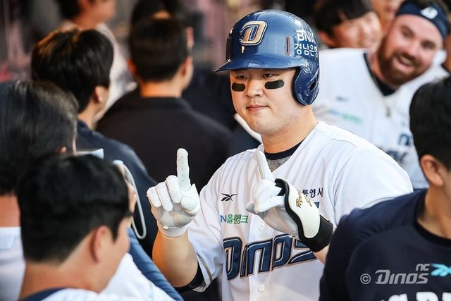 NC 김형준(가운데)은 올해 공격과 수비를 분리해서 생각하기 시작했다. 이는 공수에서 안정적인 기량을 유지하는 데 큰 힘이 되고 있다. 사진제공｜NC 다이노스