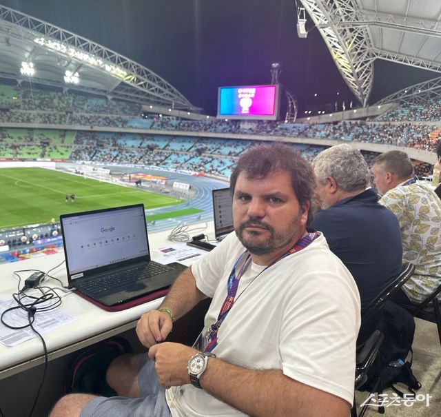 ‘디아리오 아스’의 세르지 데 후안 기자는 “서울도 덥다고 느꼈지만, 대구는 훨씬 더 더운 것 같다. 심지어 앞서 친선전을 치른&nbsp;일본보다 더하다”며 연신 땀을 닦았다. 대구｜백현기 기자 hkbaek@donga.com