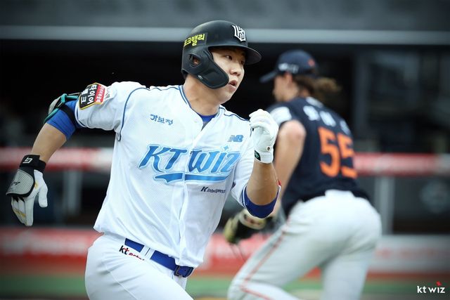 KT 이정훈은 끊임없는 노력으로 데뷔 9년차인 올해 기량을 꽃피우고 있다. 사진제공｜KT 위즈