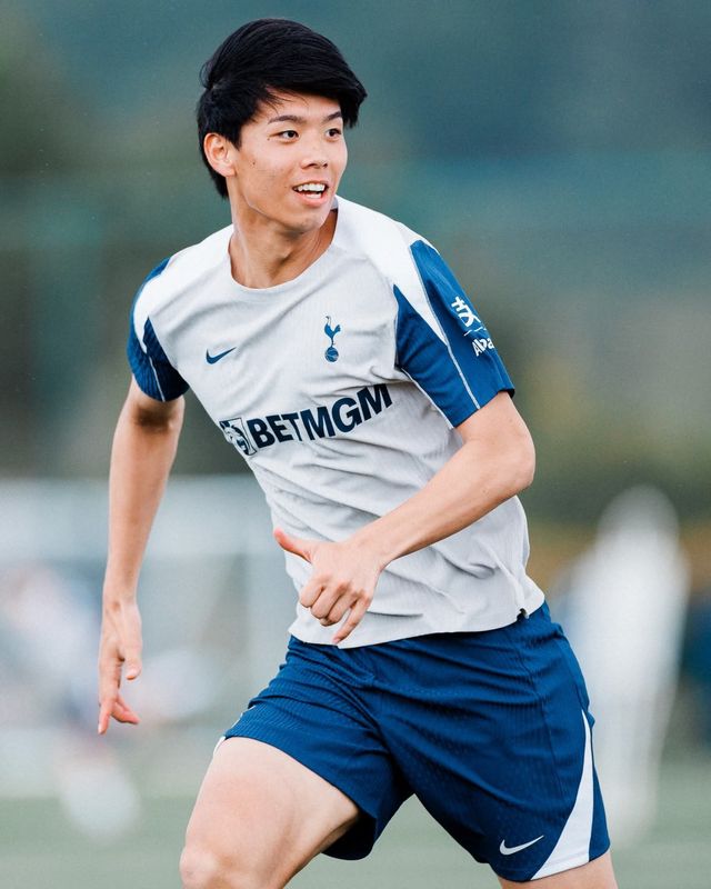 올 여름 토트넘 유니폼을 입은 일본 수비수 다카이 코타도 부상으로 팀 훈련을 제대로 소화하지 못하고 있다. 사진출처｜토트넘 홋스퍼 페이스북