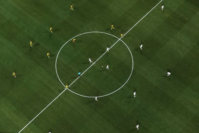 글로벌 스포츠 매체 ‘디 애슬레틱’이 5일 보도한 바에 따르면,&nbsp;최근 네덜란드 암스테르담에서 출범한 단체 ‘저스티스 포 플레이어스(Justice for Players, 이하 JfP)’가 2002년 이후 유럽연합(EU) 또는 영국에서 활약한 모든 프로선수를 대리해 FIFA와 유럽 주요 축구협회를 상대로 소송을 제기했다. 사진출처｜FIFA 페이스북