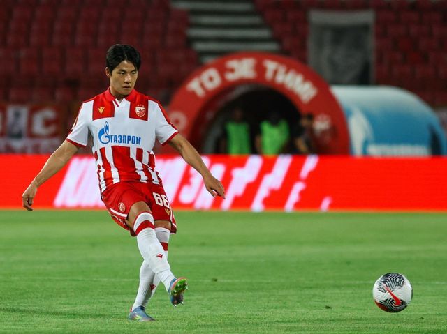 츠르베나 즈베즈다의 설영우가 잉글랜드 챔피언십(2부) 셰필드의 관심을 받고 있다. 총 400만 유로(약 16억 원)의 이적료도 준비된 것으로 전해진다. 사진출처｜츠르베나 즈베즈다 페이스북