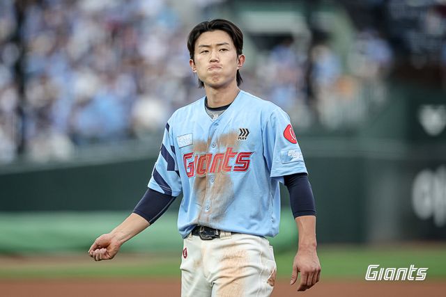 타격 부진으로 1군 엔트리에서 말소된 롯데 전민재가 퓨처스리그에서 실전 감각을 끌어올리고 있다. 김태형 롯데 감독은 “중요한 건 타격 타이밍”이라며 콜업 기준을 밝혔다. 사진제공｜롯데 자이언츠