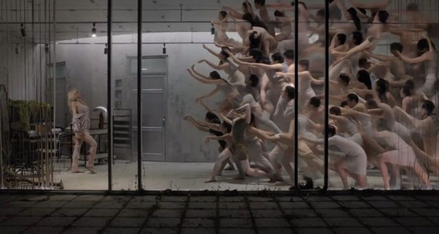 [사진=더블랙레이블 제공]