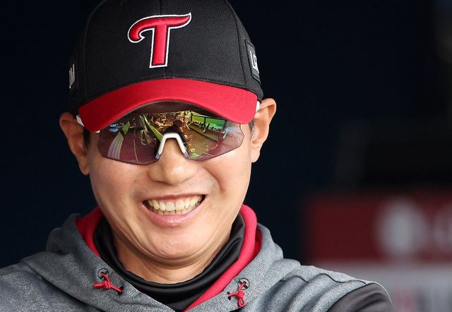 염경엽 LG 감독은 통합 우승을 차지했던 2023시즌처럼 7~8명의 필승조를 구축하려 한다. 남은 시즌 주안점이다.｜뉴시스