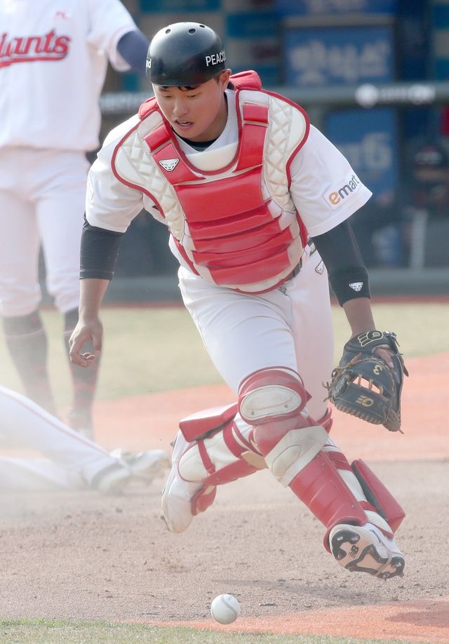 2021년 포수 시절 현원회. 사진제공｜SSG 랜더스