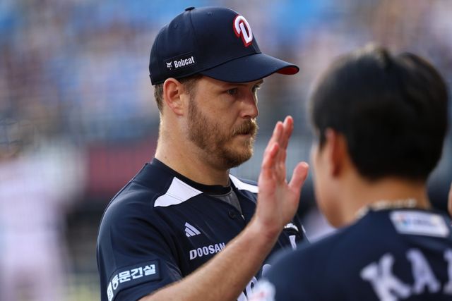 두산 콜어빈은 후반기 4경기에서 무자책점 경기를 2번 펼치는 등 안정세에 접어들며 선발진을 이끌고 있다. 사진제공｜두산 베어스