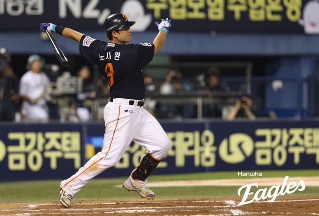 한화 노시환은 지난달 30일 대전 삼성전에서 올해 20번째 홈런을 터트렸다. 3년 연속 20홈런이다. 사진제공｜한화 이글스