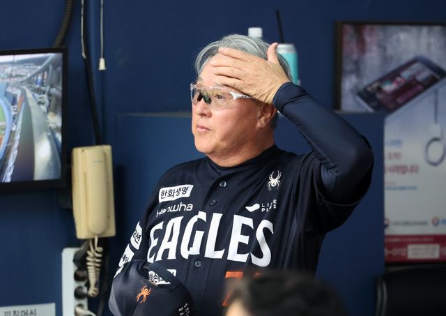 김경문 한화 감독은 최근 이어지는 불펜 불안에도 개의치 않아 했다. 불펜진이 지나간 건 잊고, 다음 등판에 더욱 집중해주길 원하고 있다.｜뉴시스