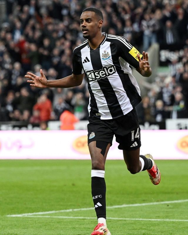 글로벌 스포츠 매체 ‘디 애슬레틱’은&nbsp;1일(한국시간) “리버풀이 이삭 영입을 위해 뉴캐슬에 총 1억 3천만 파운드(약 2444억 원)를 지불하기로 합의했다”고 밝혔다. 이는 EPL 역대 최고 이적료 기록이다. 사진출처｜뉴캐슬 페이스북