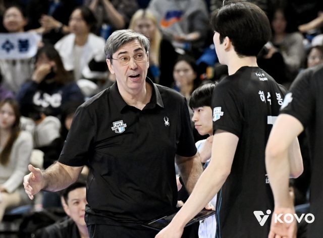 현대캐피탈 필립 블랑 감독은 부임 초기부터 배구의 기본인 높이를 강조했다. 높이에 중점을 둔 훈련과 함께 유망주들을 적극 육성하며 중장기적인 관점에서 전력 향상을 구상하고 있다. 사진제공｜KOVO