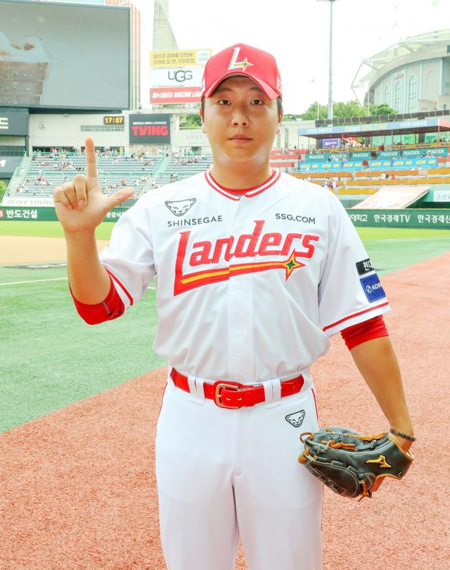 SSG 김성민은 투수로서 가다듬을 점이 많지만, 150㎞ 중반의 빠른 공을 던져 눈길을 끌고 있다. 사진제공｜SSG 랜더스