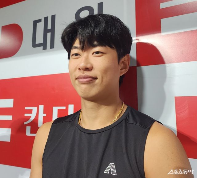 키움 송성문은 KBO리그 8월 MVP로 선정됐다. 그는 대형 다년계약 체결의 부담감을 이겨내고 자신의 가치를 그라운드에서 증명했다. 고척｜박정현 기자