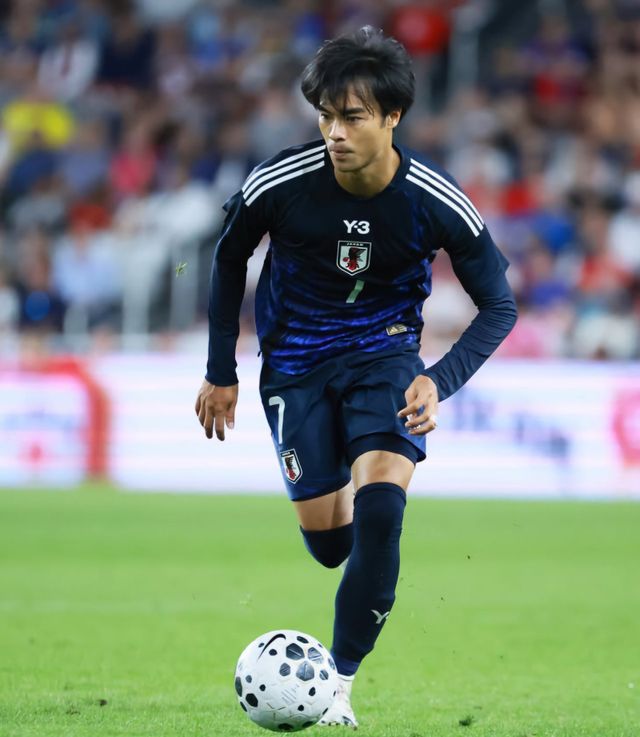 일본대표팀 공격수 미토마 카오루가 미국과 원정 평가전에서 드리블을 하고 있다. 사진출처｜일본축구협회 인스타그램