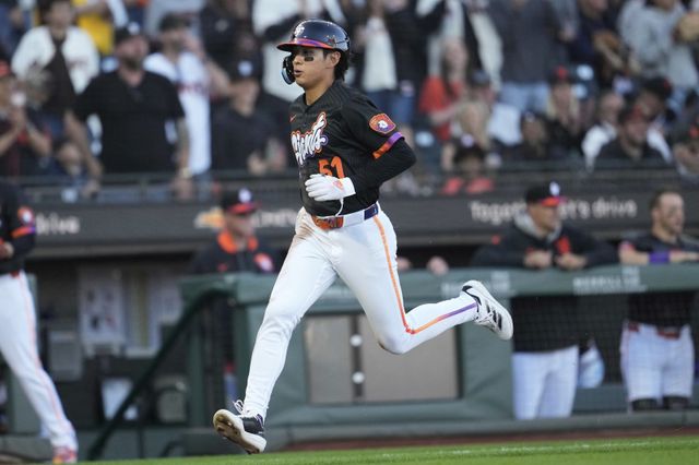 샌프란시스코 이정후는 10일(한국시간) 오라클파크에서 열린 ‘2025 MLB’ 애리조나전에서 6번타자 중견수로 선발출전해 3타수 1안타를 기록했다. 팀은 타격감을 끌어올린 이정후를 앞세워 가을경쟁에 불을 지펴본다.｜AP뉴시스