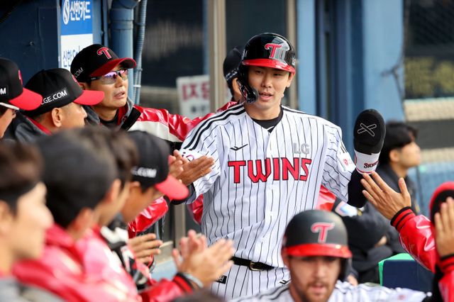 LG 홍창기는 12일 우천 취소된 NC 다이노스와 홈경기를 앞두고 1군 선수단에 합류해 팀 훈련을 진행했다. 부상 이후 4달 만에 복귀다. 사진제공｜LG 트윈스